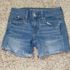 Light wash midi American Eagle shorts